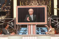 コント「サタデーナイトライン」の一場面。(c)吉本興業