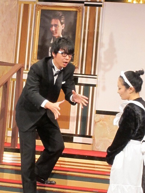 東京・神保町花月にて上演された、キングコング西野脚本、新選組リアン主演、ブロードキャスト房野出演の舞台「THE 大航海デイズ」の一場面。