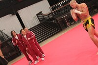 BeeTVにて配信スタートした、ダチョウ倶楽部・上島、出川哲朗、狩野英孝による新番組「上島・出川・狩野『笑いの神に愛された男たち』」。