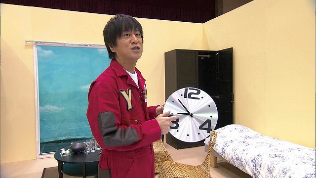 理想の部屋作りで小杉に思い出の時間をメッセージで送ろうとする吉田。