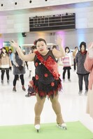 渡辺直美（中央）。