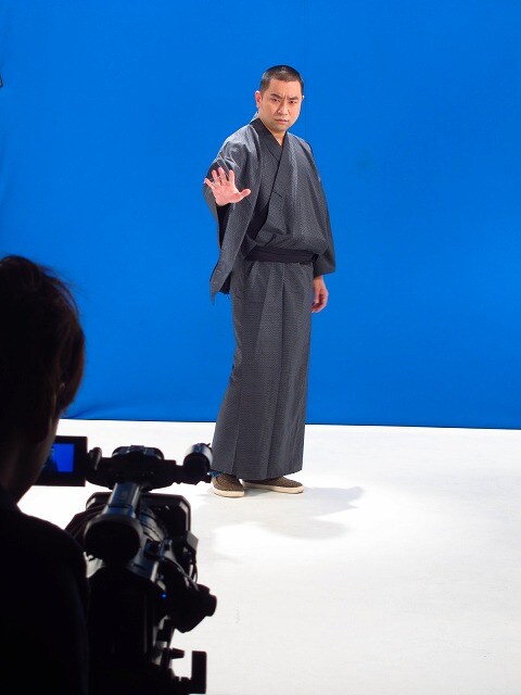 ソロDVDの撮影をスタートさせたレイザーラモンRG。写真はおなじみのAB蔵。