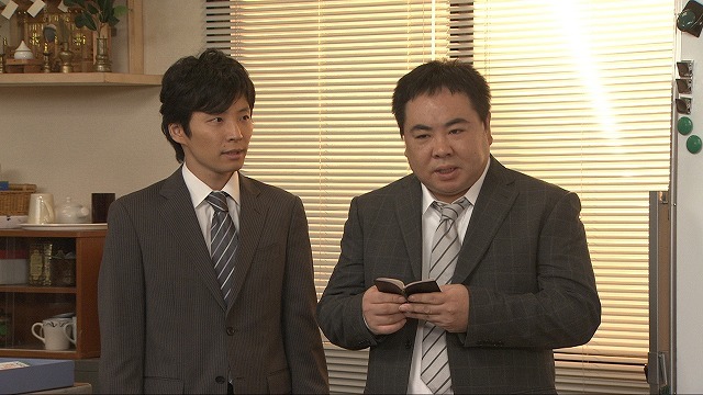 「LIFE！～人生に捧げるコント～#2」のコント「捜査会議」。(c)NHK