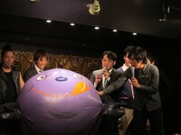 小平のゆるキャラ・ブルベーの登場に子供達も大喜び。LLRからは「しぼみ気味じゃないですか？」とツッコまれていた。