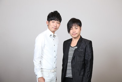「日清食品 THE MANZAI 2012 年間最強漫才師決定トーナメント」に出場するNON STYLEの石田（左）と井上（右）。