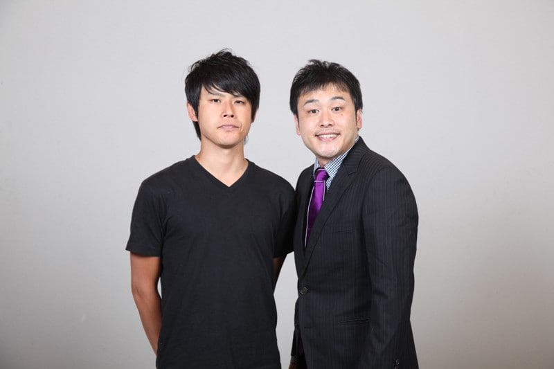 「日清食品 THE MANZAI 2012 年間最強漫才師決定トーナメント」に出場するオジンオズボーンの篠宮（左）と高松（右）。