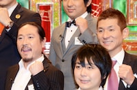 笑い飯（中段）。優勝賞品の「フジテレビのレギュラー番組」について、哲夫（右）は「日清食品さんの美味しさが伝わるような番組を」。