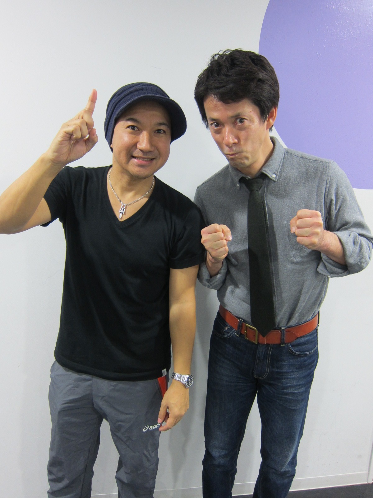 吉本興業創業100周年記念公演「吉本百年物語12月公演『日本全国、テレビで遊ぼ』」に出演する矢野・兵動・矢野と西川忠志。