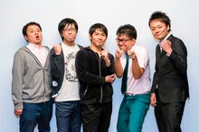 （左から）インタビューに応じた鬼ヶ島とエレファントジョン。