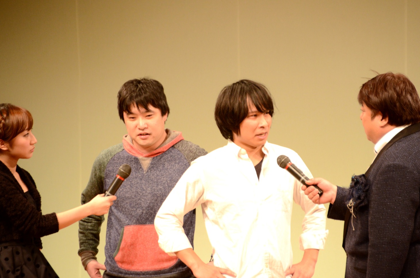 セミファイナルでアルコ＆ピースを下したトップリード（中央）。