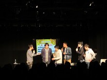 「黙っとけ！賞」にコンビ揃って入賞してしまったヘッドライト。