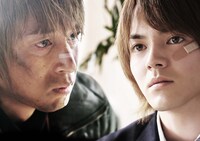 「莫逆家族 バクギャクファミーリア」ビジュアル（C）2012「莫逆家族」製作委員会