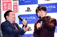 ビンタされた直後の鈴木（右）と塚地（左）。