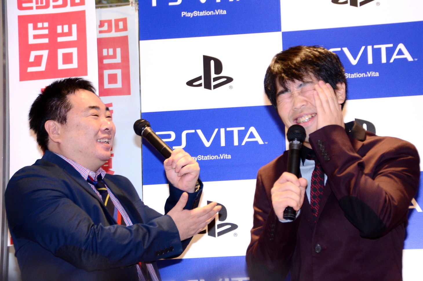 ビンタされた直後の鈴木（右）と塚地（左）。