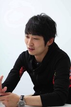 「最前線」掲載のNON STYLE石田連載「NON STYLE 石田の明語」。フォトグラファー / 松本美枝子