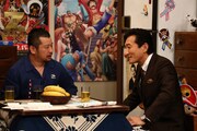 （左から）ケンドーコバヤシと渡邉美樹（ワタミ株式会社取締役会長）。(c)フジテレビ