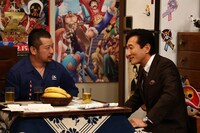 （左から）ケンドーコバヤシと渡邉美樹（ワタミ株式会社取締役会長）。(c)フジテレビ