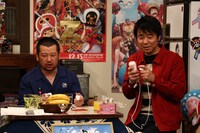 ケンドーコバヤシ（左）とよゐこ有野（右）。(c)フジテレビ