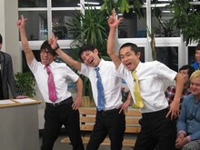 Ustream番組「Bコースそれぞれの旅立ちSP」で「あなたたち、私達、Bコース、オ・レ！」を披露した、年内解散のBコース。