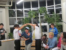 「富士サファリパーク」ギャグではニブンノゴ！宮地がコラボ。この後、宮地がイジられ大騒ぎに。