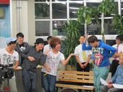 同じトリオのニブンノゴ！が「ごめんなサイドステップ」をもらおうとやってみたところ、ギンナナ菊池がギャグで返し大混乱。