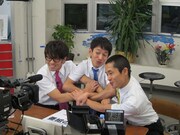 今トリオ仲が一番いいと大はしゃぎ。自ら視聴者に向けていろいろギャグを繰り出した。