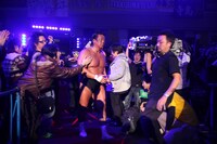 長州小力の退場後、満を持して登場した長州力（中央）。