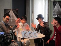 DVD「オカンと、オトンと、芸人と。」発売記念トーク番組の様子。