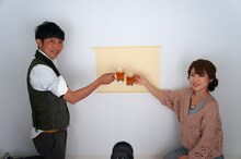 左から石田明（NON STYLE）、SAWA。