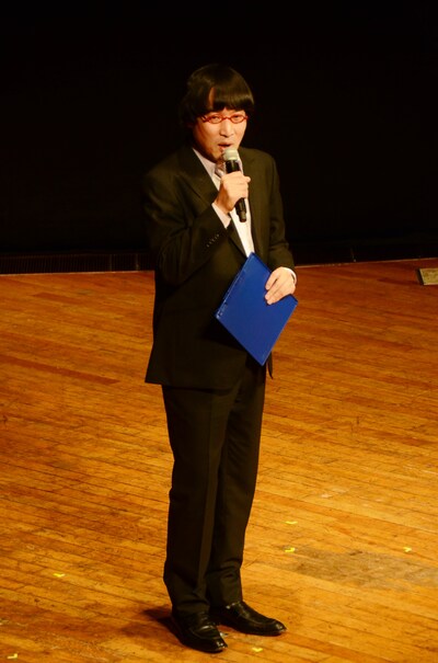 「TBSラジオクリスマスシリーズ　JUNK presents 他力本願ライブ2」でMCを務めたほか、自身もコンビで漫才を披露した南海キャンディーズ山里。