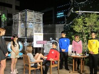 宇宙人を喜ばせる美女案。