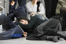 公開稽古中の鳥居みゆき。