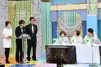 「ゴッドタン 第10回 芸人マジ歌選手権」の一場面。(c)テレビ東京