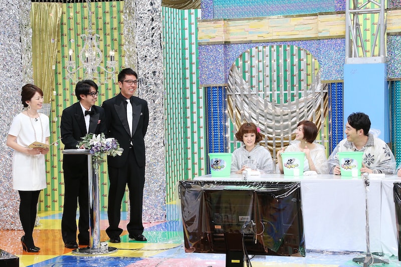 「ゴッドタン 第10回 芸人マジ歌選手権」の一場面。(c)テレビ東京