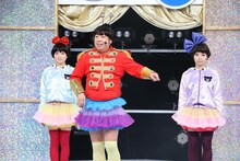 「ゴッドタン 第10回 芸人マジ歌選手権」の一場面。写真中央はバナナマン日村。(c)テレビ東京