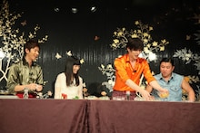 収録の様子。優希美青（左から2人目）の好きな芸人がCOWCOWと聞いたスギちゃん（右端）が「あたりまえ体操」を披露するくだりもあった。