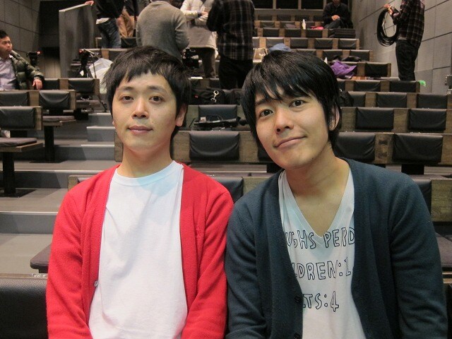 2013年2月27日にさらば青春の光とコラボレーションDVD「cafeと喫茶店」を発売するうしろシティ。