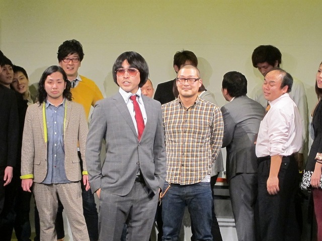 「お笑いガマン対決」のヒカリゴケ片山。