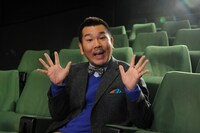 映画「96時間／リベンジ」のキャッチフレーズ同様、吉本の“最強親父”ことFUJIWARA藤本。映画は1月11日（金）より東京・TOHOシネマズ 六本木ヒルズほかにて全国公開。