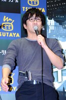 一発ギャグを披露する平成ノブシコブシ徳井。