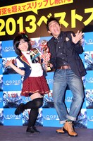 キンタロー。（左）は前田敦子のほか、オアシズ光浦、芹那、武井咲、ももいろクローバーZ、そしてAKB48の大島優子のモノマネを立て続けに披露した。