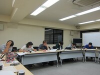 舞台「『田中が考え中』～第2幕～」の読み合わせ風景。