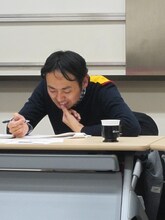 2013年1月28日（月）、29日（火）、東京・下北沢 本多劇場にて上演される舞台「『田中が考え中』～第2幕～」の作・演出を務めるアンガールズ田中。