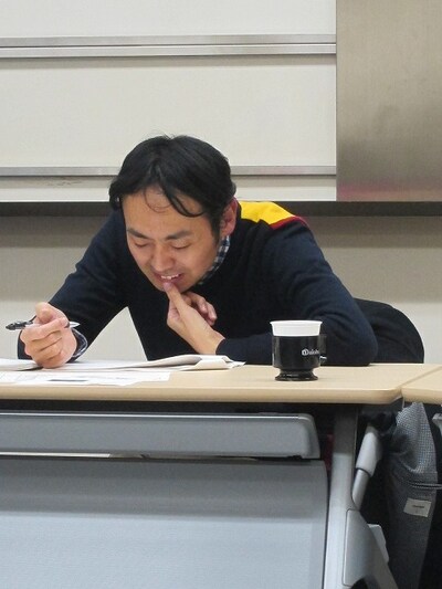 2013年1月28日（月）、29日（火）、東京・下北沢 本多劇場にて上演される舞台「『田中が考え中』～第2幕～」の作・演出を務めるアンガールズ田中。