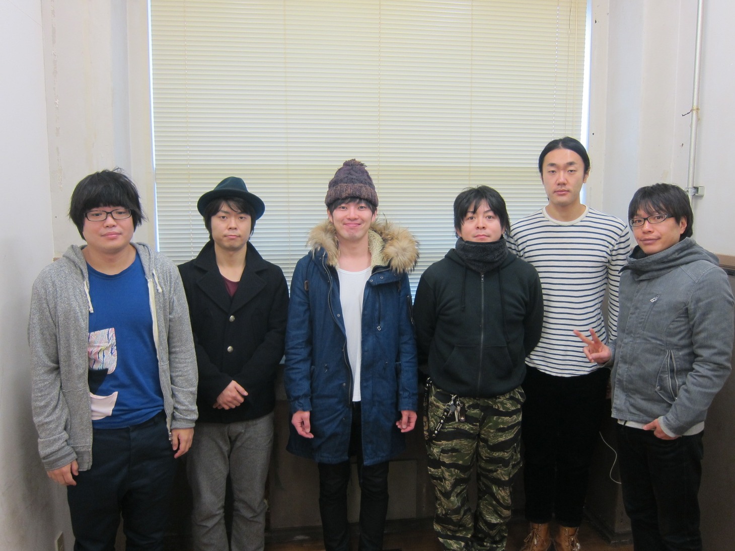 2月3日（日）、東京・ルミネtheよしもとにてコントライブ「できる7人」を開催するライス関町、ライス田所、グランジ遠山、犬の心・池谷、グランジ五明、犬の心・押見（左から）。