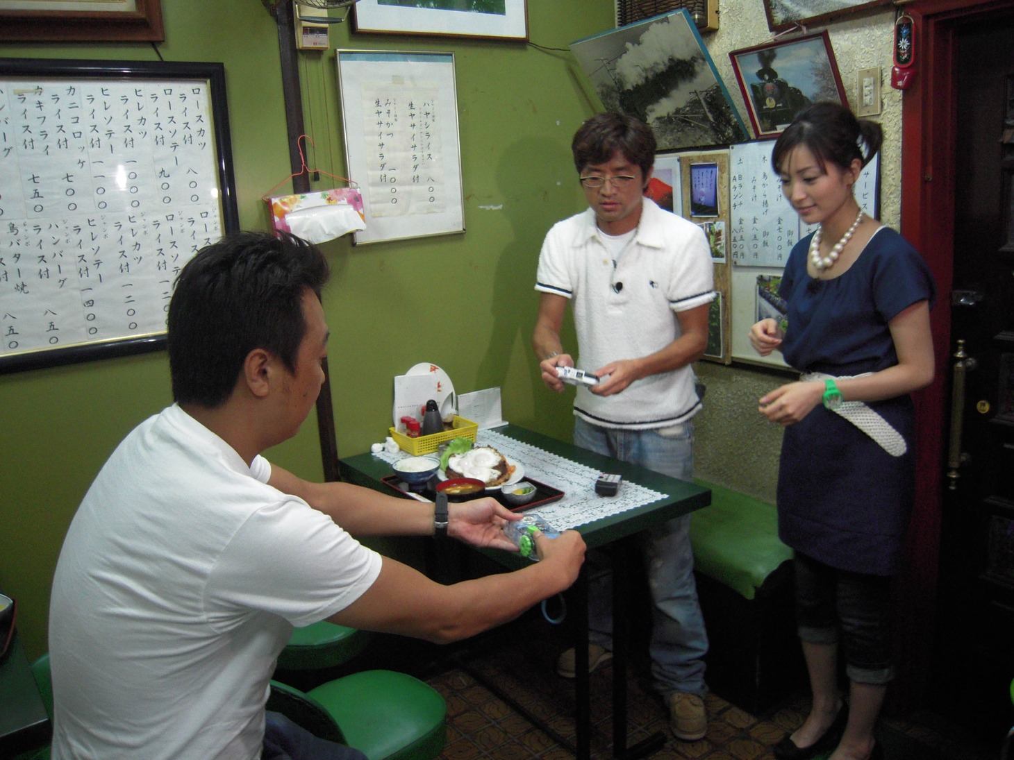 「モヤモヤさまぁ～ず2」。写真はDVD-BOXのVol.18より。(c)テレビ東京