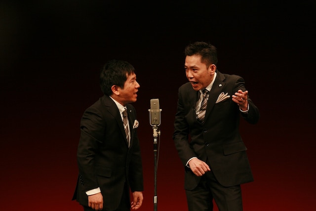 「爆笑問題withタイタンシネマライブ」に出演する爆笑問題。