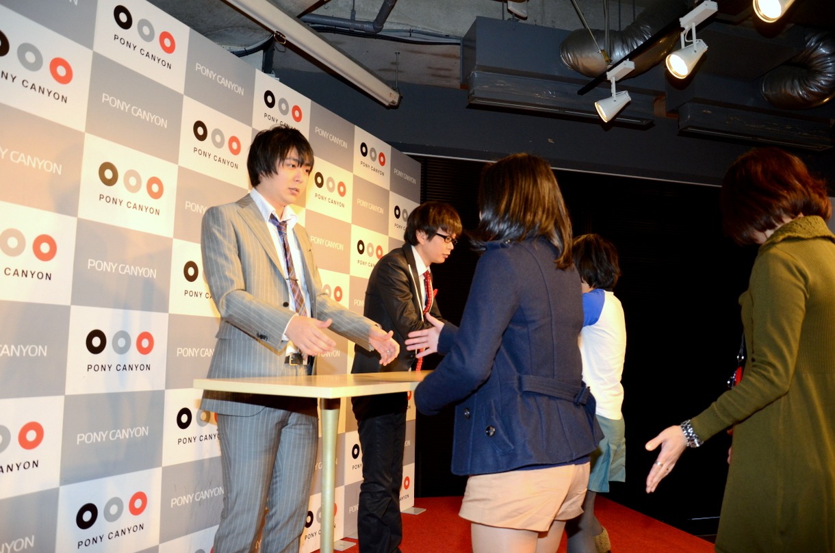 握手会の模様。