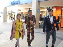 COWCOWと鈴木あきえ（左）。(c)テレビ朝日