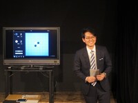 漫才でも名解説を見せる土屋は「オセロライブ」も見事に解説。オセロ部部長という隠れた経歴も存分に発揮した。